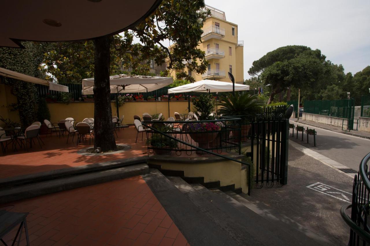 קסטלמרה די סטביה Hotel Villa Serena מראה חיצוני תמונה