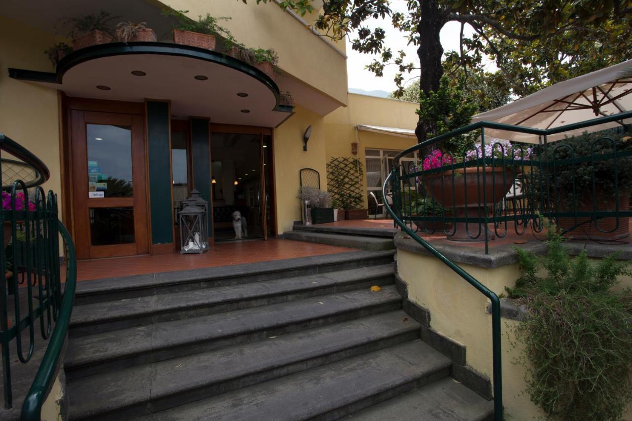 קסטלמרה די סטביה Hotel Villa Serena מראה חיצוני תמונה