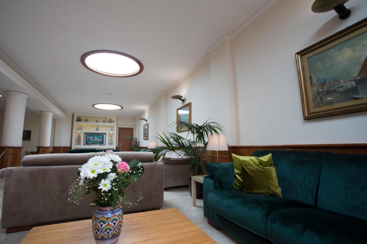 קסטלמרה די סטביה Hotel Villa Serena מראה חיצוני תמונה