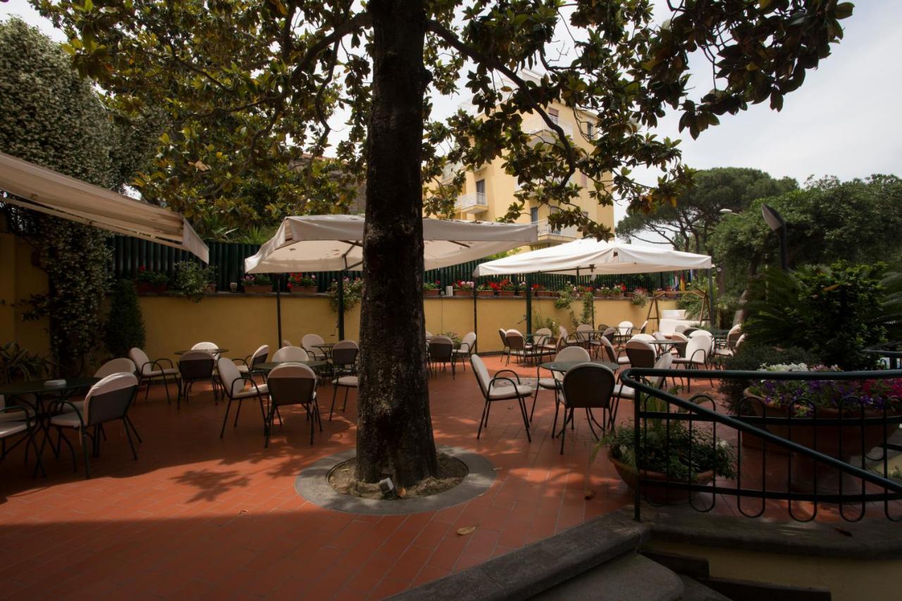 קסטלמרה די סטביה Hotel Villa Serena מראה חיצוני תמונה