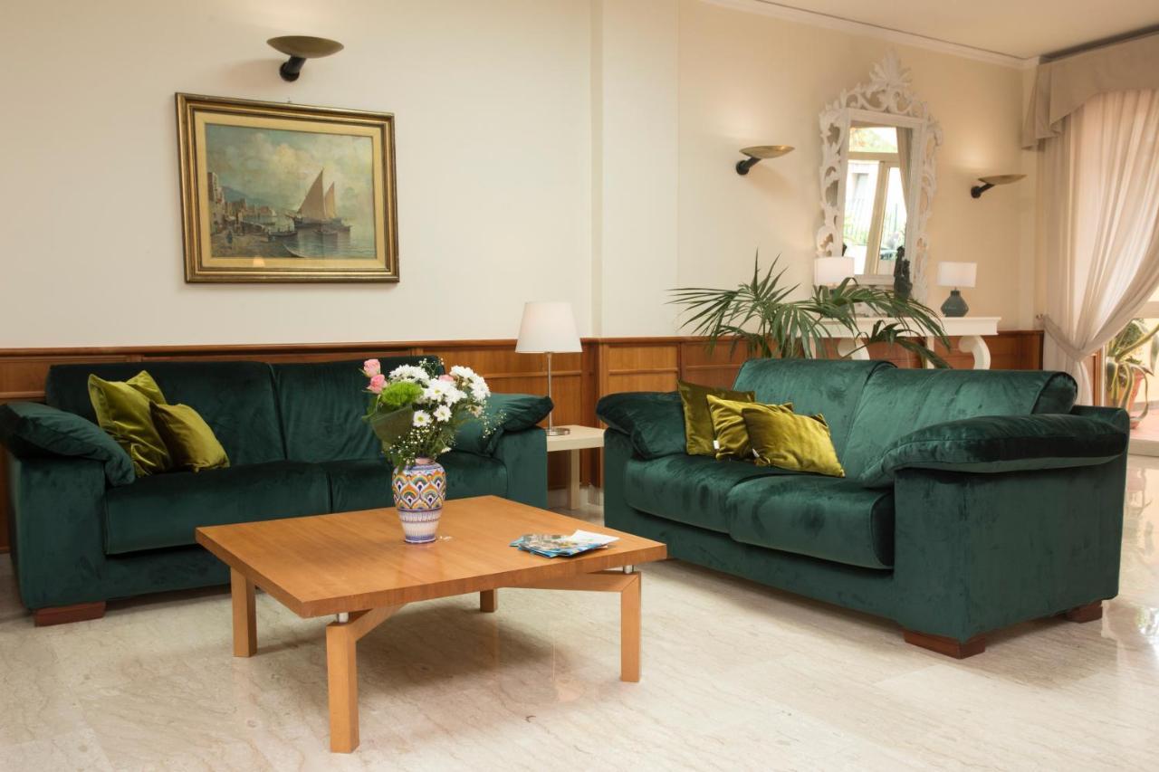 קסטלמרה די סטביה Hotel Villa Serena מראה חיצוני תמונה