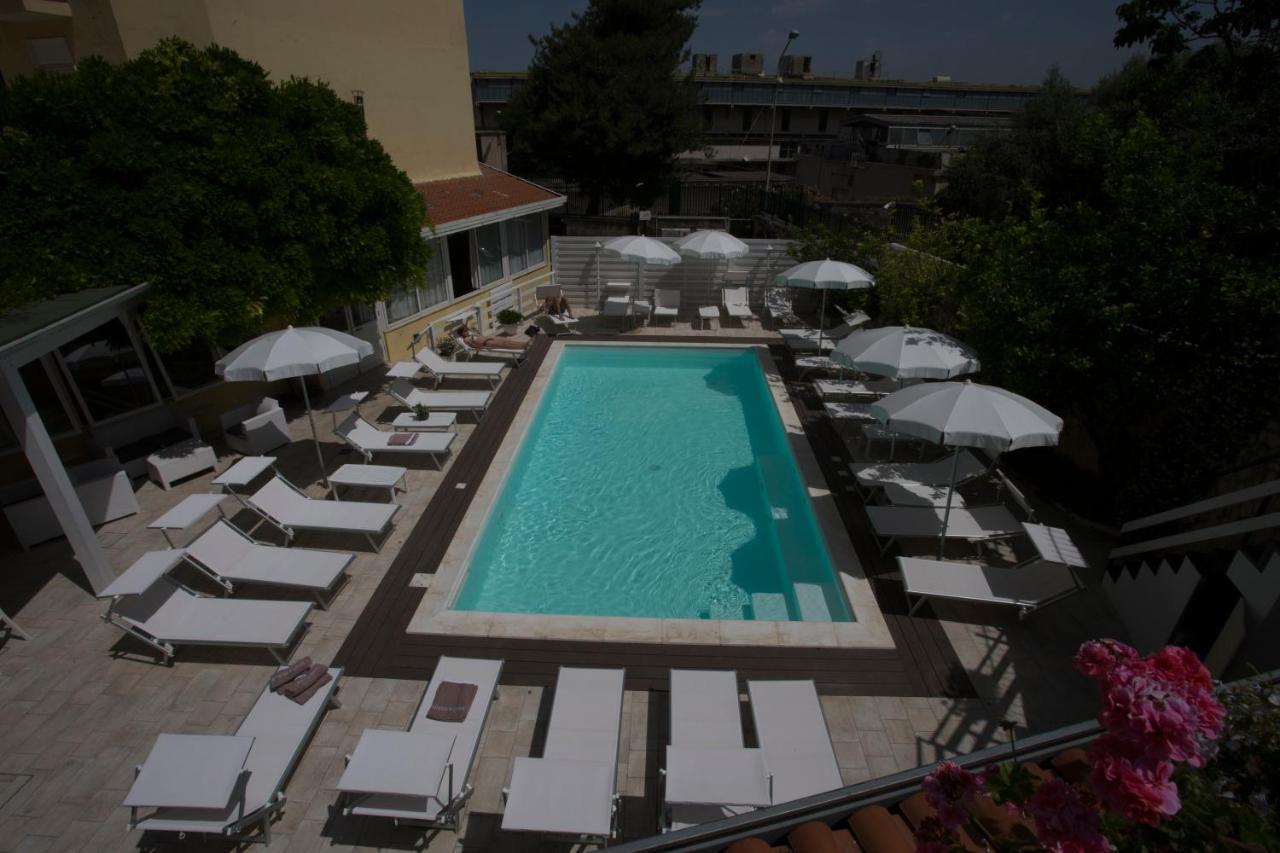 קסטלמרה די סטביה Hotel Villa Serena מראה חיצוני תמונה