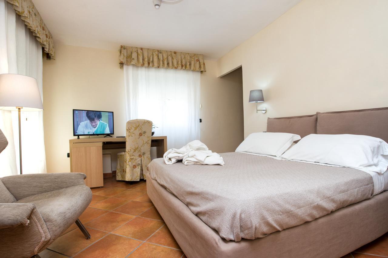 קסטלמרה די סטביה Hotel Villa Serena מראה חיצוני תמונה