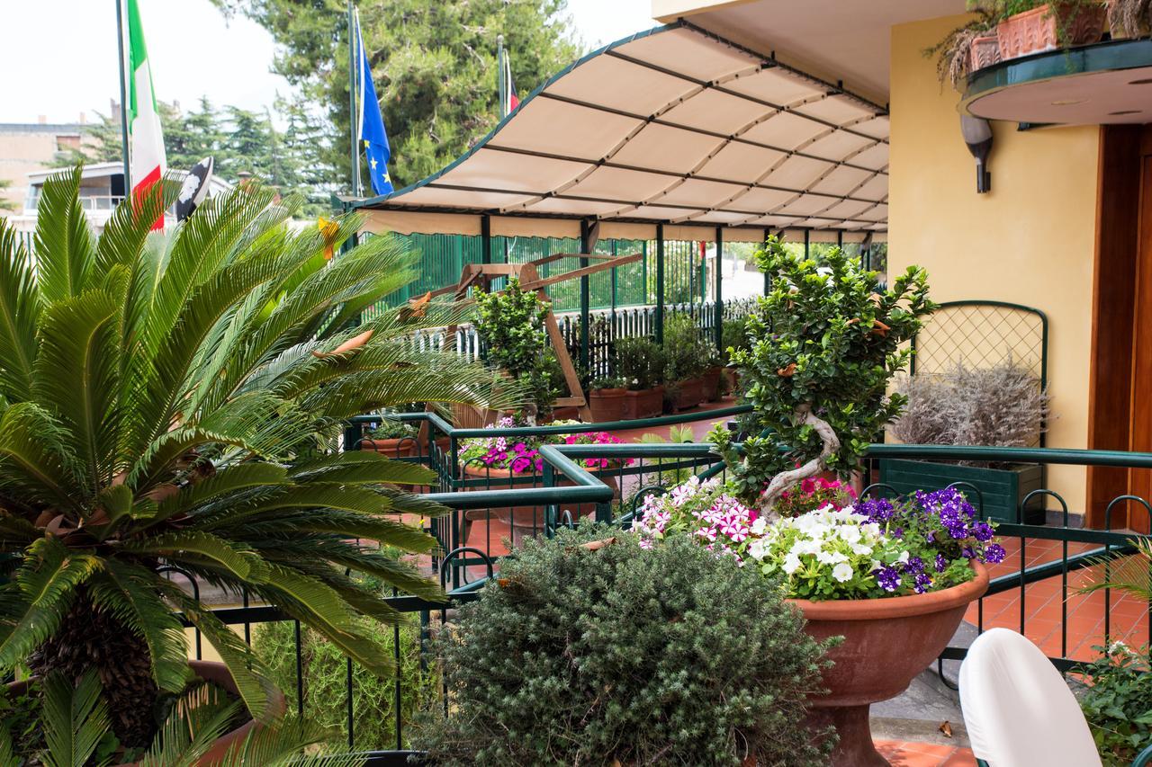 קסטלמרה די סטביה Hotel Villa Serena מראה חיצוני תמונה