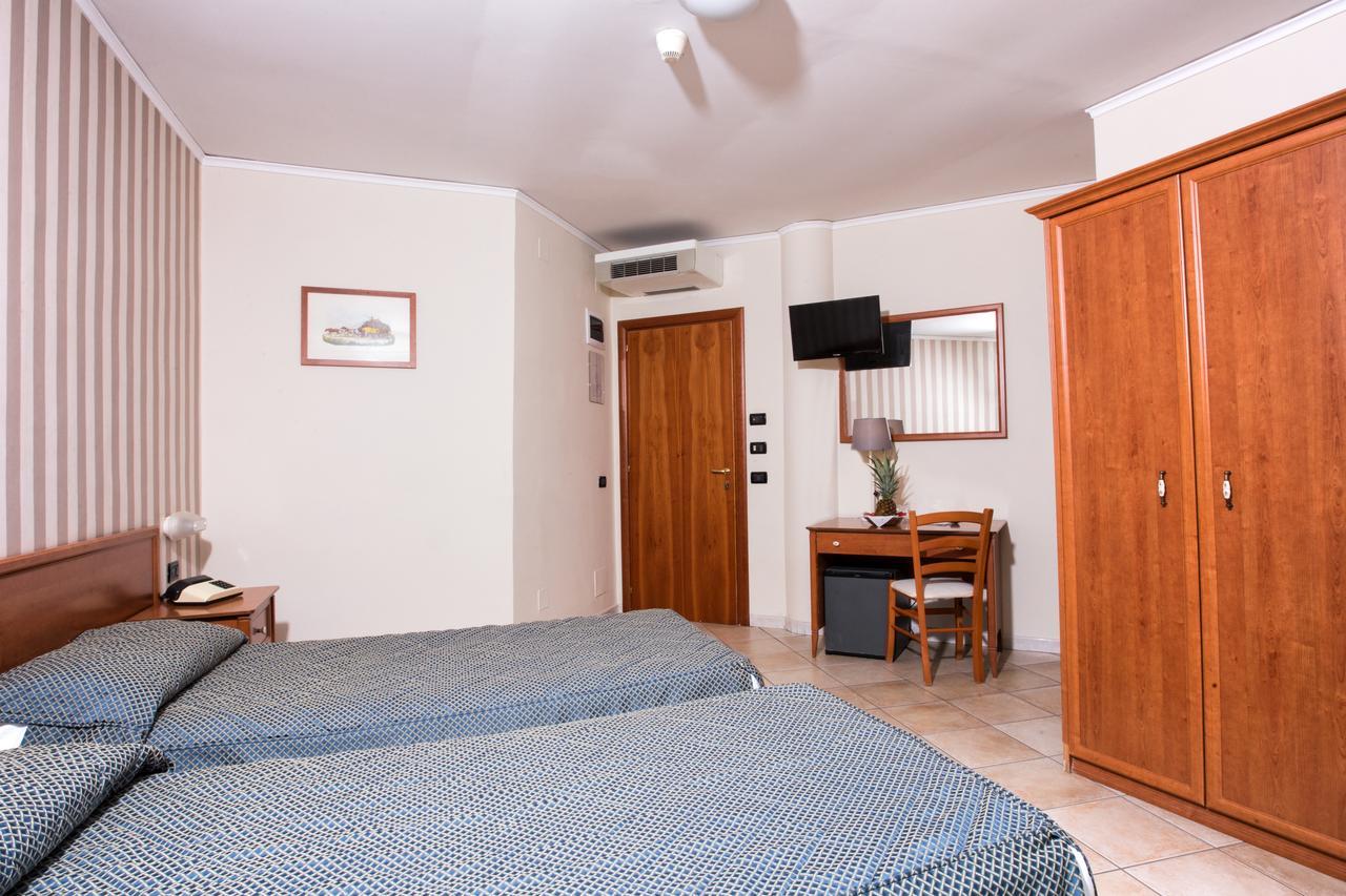 קסטלמרה די סטביה Hotel Villa Serena מראה חיצוני תמונה